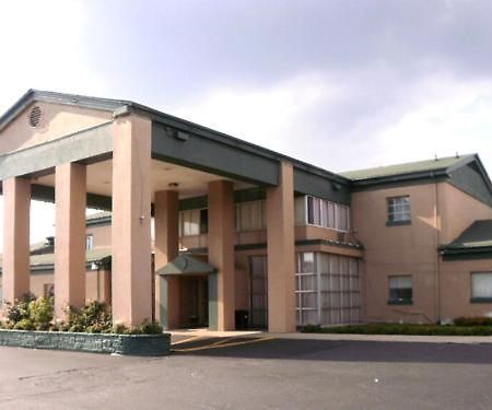 Welcome Inn And Suitesサギノー エクステリア 写真
